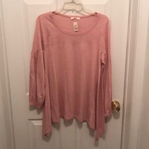 💕NWT Soft Pink Bell Sleeve Tunic 🎀